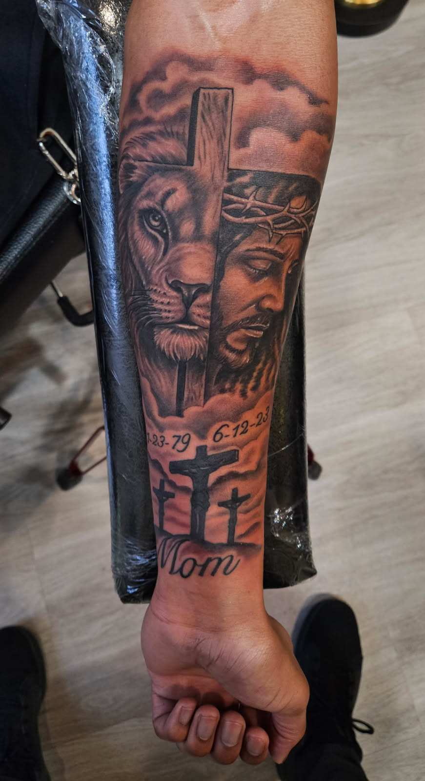 realism-lion-jesus-mom-memorial-sleeve-tattoo-buford-ga