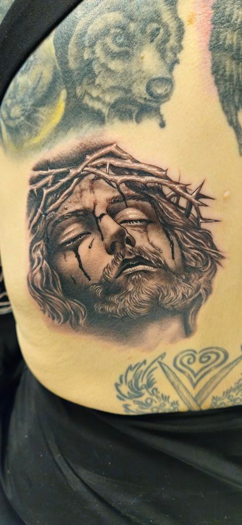 realism-crown-of-thorns-tattoo-buford-ga